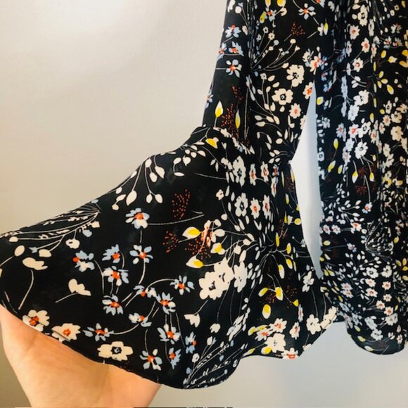 Parker Mini Dress with Flare Sleeves & Floral Neck Collar Black Size S - Picture 5 of 11